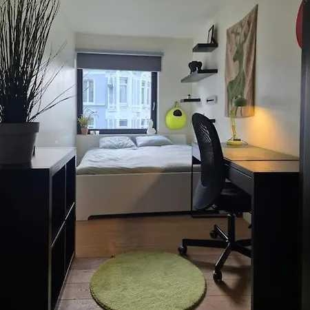Met Groot Terras Apartment *